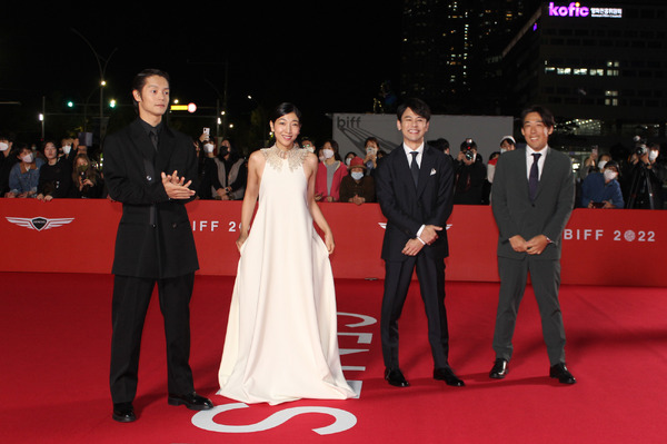 『ある男』レッドカーペット　Busan International Film Festival