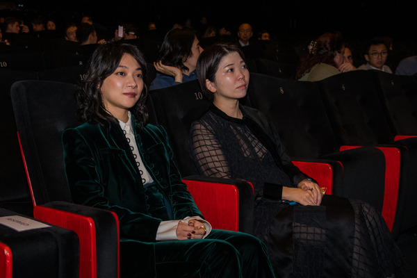 三浦透子、佐野プロデューサー（上映会の様子）