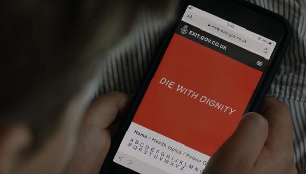 『サイレント・ナイト』© 2020 SN Movie Holdings Ltd