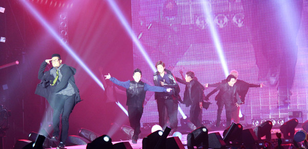「GENERATIONS from EXILE TRIBE」 in 第16回東京ガールズコレクション 2013 SPRING／SUMMER