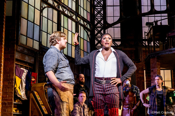 『キンキーブーツ』©Matt Crockett