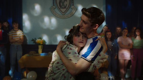 『恋人はアンバー』　 (C)  Atomic 80 Productions Limited/ Wrong Men North 2020, All rights reserved.