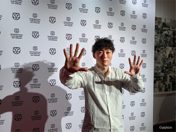 『手』ロッテルダム映画祭　©2022日活