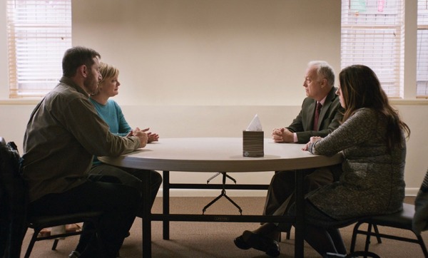 『対峙』© 2020 7 ECCLES STREET LLC