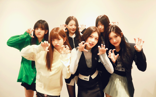 スペシャルテーマソングは「IVE」の「LOVE DIVE -Japanese ver.-」に