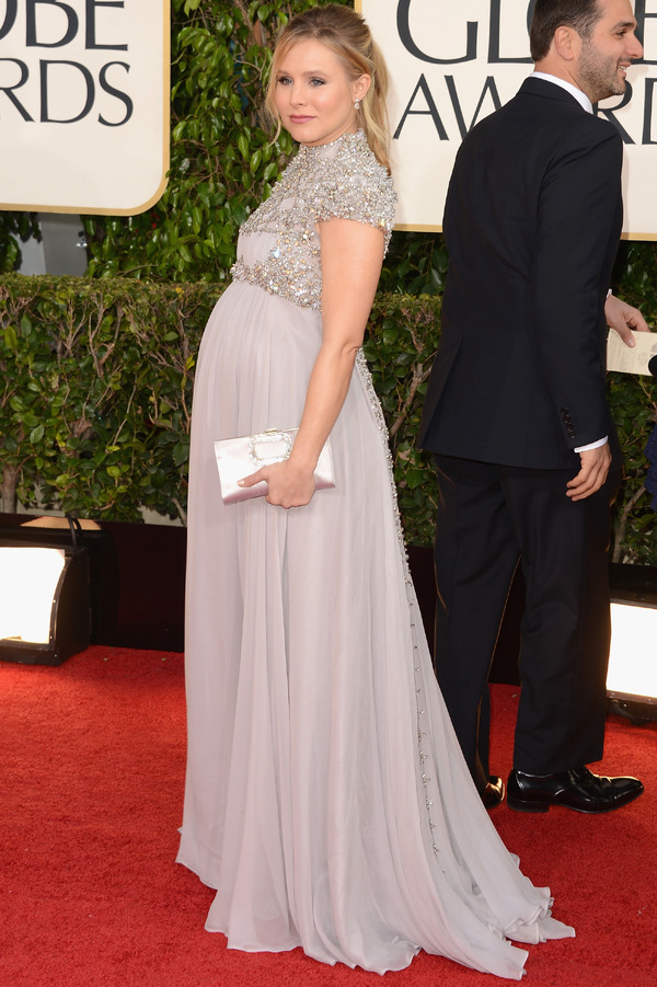 「ゴールデン・グローブ賞」にマタニティ・ドレス姿で登場したクリステン・ベル -(C) Getty Images