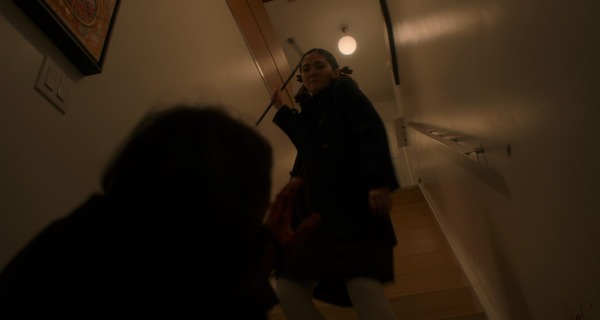 『エスター ファースト・キル』© 2021 ESTHER HOLDINGS LLC and DC ESTHER HOLDINGS, LLC. All rights reserved.