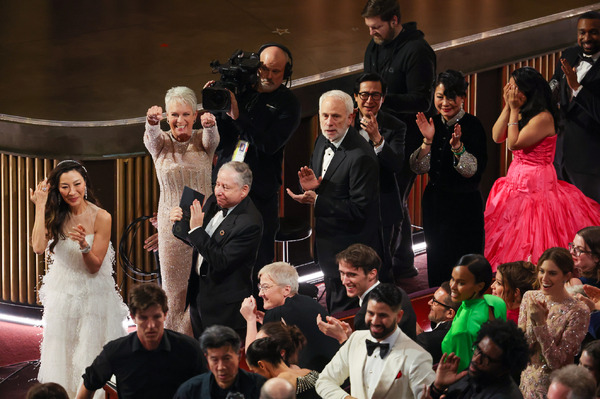 【第95回アカデミー賞】作品賞は『エブリシング・エブリウェア・オール・アット・ワンス』Photo by Kevin Winter/Getty Images