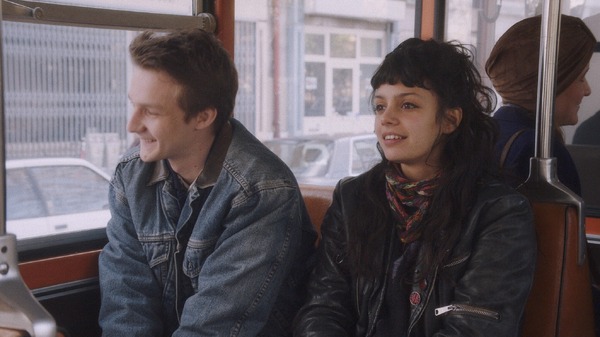 『午前4時にパリの夜は明ける』 © 2021 NORD-OUEST FILMS - ARTE FRANCE CINÉMA