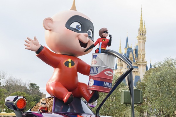 話題のデイタイムパレード「ディズニー・ハーモニー・イン・カラー」 | 動画を公開！As to Disney artwork, logos and properties： (C) Disney