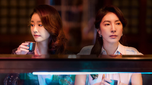 Netflixシリーズ「華燈初上 －夜を生きる女たち－」独占配信中