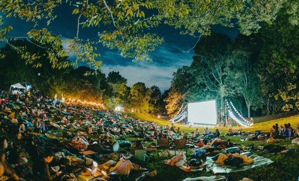 夜空と交差する森の映画祭2023