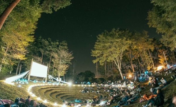 夜空と交差する森の映画祭2023