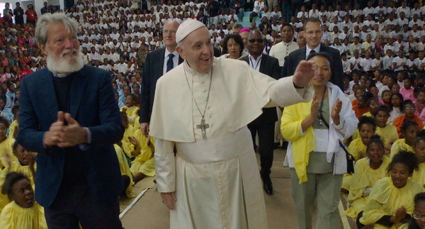 『旅するローマ教皇』© 2022 21Uno Film srl Stemal Entertainment srl