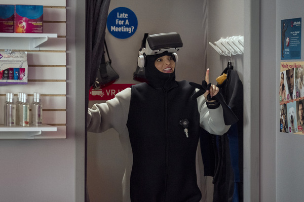 「アップロード ～デジタルなあの世へようこそ～」© Amazon Studios