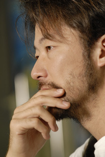 浅野忠信　photo：Yoshio Kumagai