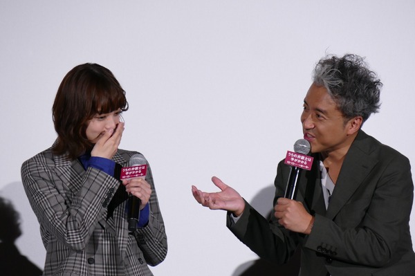 ムロツヨシ、平手友梨奈「うちの弁護士は手がかかる」完成披露試写会