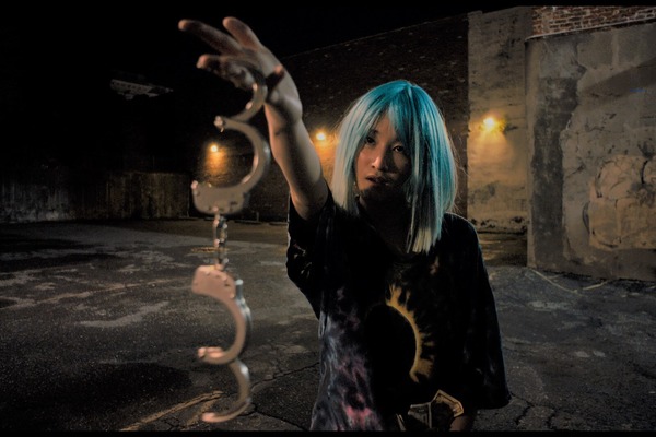 『モナ・リザ アンド ザ ブラッドムーン』© Institution of Production, LLC