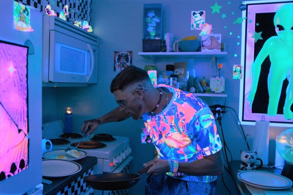 『モナ・リザ アンド ザ ブラッドムーン』© Institution of Production, LLC