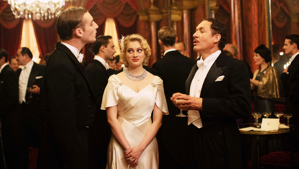 『私がやりました』© 2023 MANDARIN & COMPAGNIE - FOZ - GAUMONT – FRANCE 2 CINÉMA - SCOPE PICTURES – PLAYTIME PRODUCTION