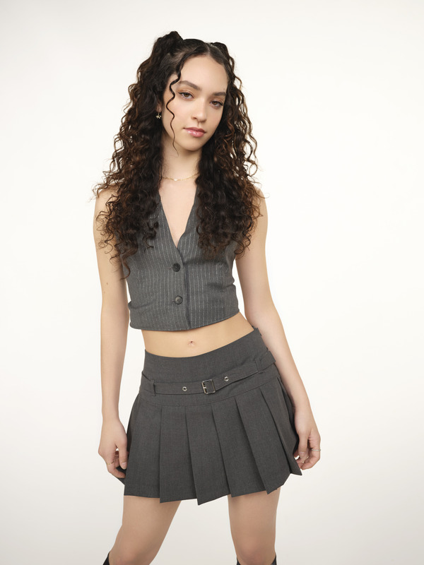 ダニエラ「The Debut：Dream Academy」（C）HYBE UMG LLC.