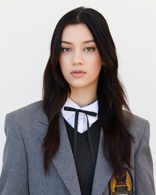 メーガン「The Debut：Dream Academy」（C）HYBE UMG LLC.