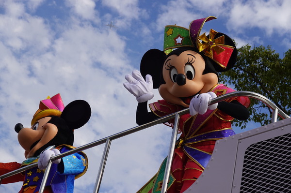 ミッキー＆フレンズの登場に7万人が笑顔に！千葉県誕生150周年記念パレードに東京ディズニーリゾートも参加