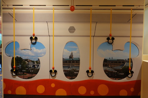 運転手気分も楽しめちゃう！リゾートライナーをテーマにした展示「Enjoy the ride! Resort Liner」体験