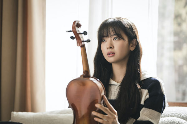 「マエストラ」© 2023 Disney and its related entities