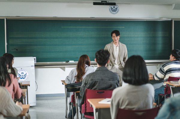 「マエストラ」© 2023 Disney and its related entities