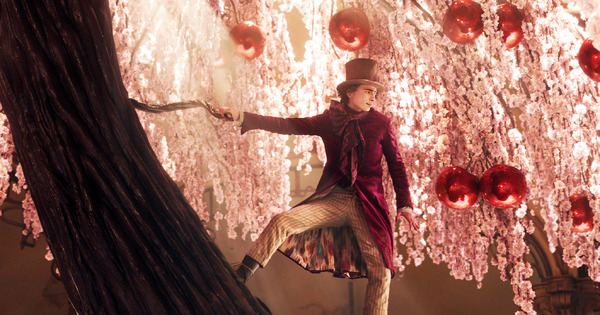 『ウォンカとチョコレート工場のはじまり』© 2023 Warner Bros. Ent. All Rights Reserved.