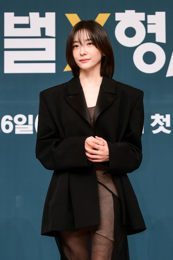 「財閥 x 刑事」©  SBS