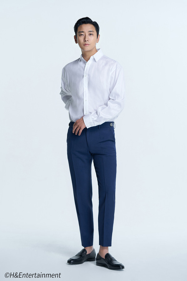 チュ・ジフン『ジェントルマン』(c) 2022 CONTENTS WIVIE & TROOXSTER ALL RIGHTS RESERVED.