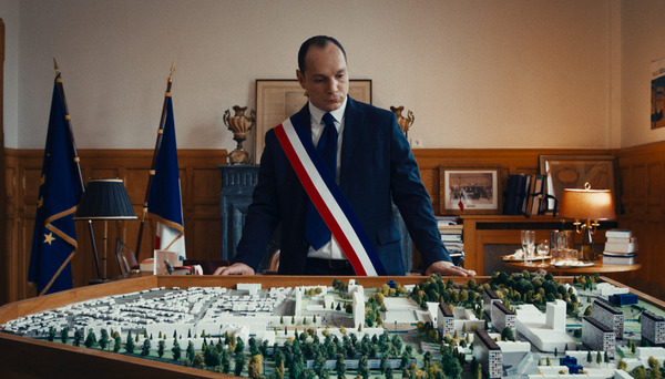 『バティモン5 望まれざる者』© SRAB FILMS - LYLY FILMS - FRANCE 2 CINÉMA - PANACHE PRODUCTIONS - LA COMPAGNIE CINÉMATOGRAPHIQUE – 2023