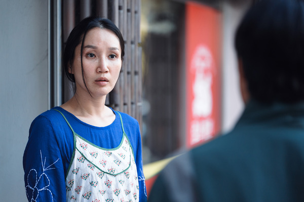 『このろくでもない世界で』© 2023 PLUS M ENTERTAINMENT, SANAI PICTURES, HiSTORY ALL RIGHTS RESERVED.