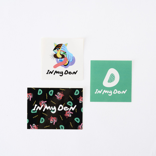 「IN MY DEN」ステッカーセット