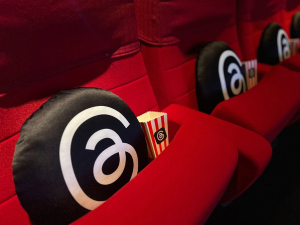 『ジョン・ガリアーノ 世界一愚かな天才デザイナー』Threads CREATOR WATCH PARTY