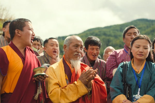 『お坊さまと鉄砲』© 2023 Dangphu Dingphu: A 3 Pigs Production & Journey to the East Films Ltd. All rights reserved