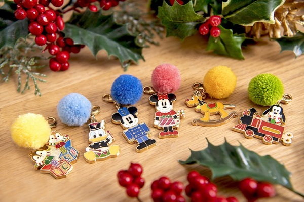 チャーム 各800 円