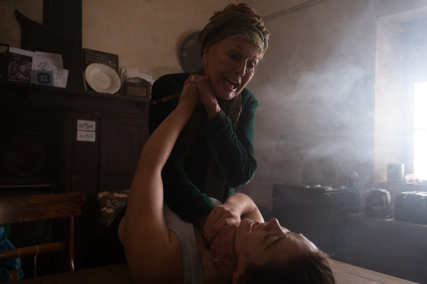 『邪悪な国のアリス』© LYTTON BROS. PICTURES LIMITED 2023