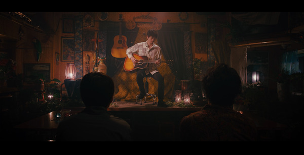 ケイスケサカモト「ルリモハリモ」ミュージックビデオ（C）AbemaTV,Inc.