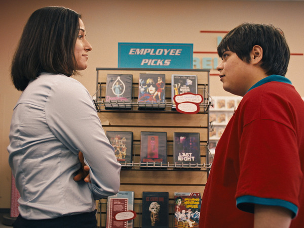 『I Like Movies アイ・ライク・ムービーズ』©️2022 VHS Forever Inc. All Rights Reserved.