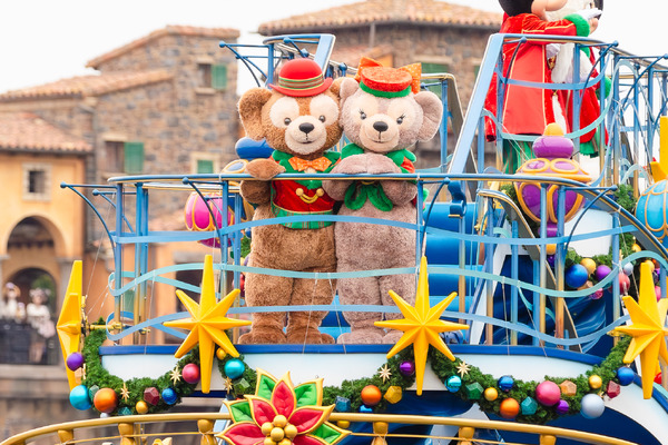 サンタクロースとホリデーをお祝い！TDS「ディズニー・クリスマス・グリーティング」
