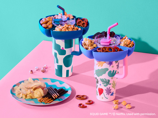 スナックホルダー付きタンブラー（各￥2,800）