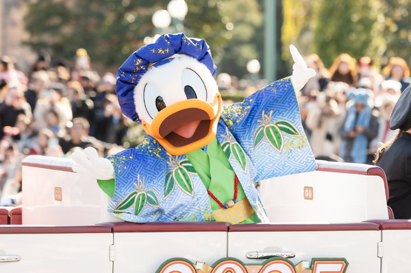 ミッキー＆ミニーが和服姿で新年のごあいさつ！お正月のスペシャルイベント盛大に開幕