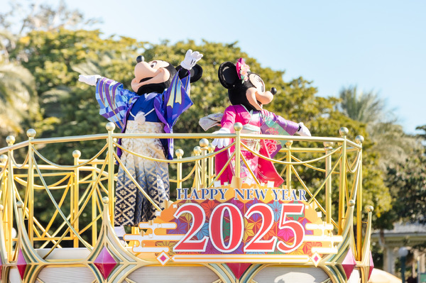ミッキー＆ミニーが和服姿で新年のごあいさつ！お正月のスペシャルイベント盛大に開幕