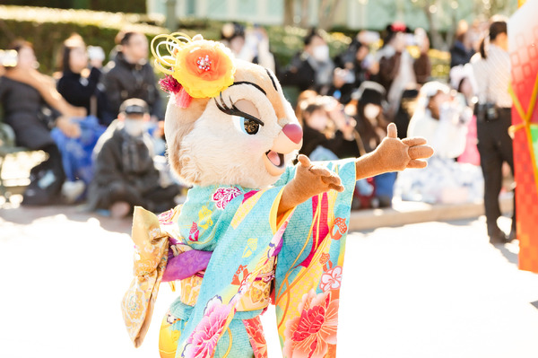 ミッキー＆ミニーが和服姿で新年のごあいさつ！お正月のスペシャルイベント盛大に開幕