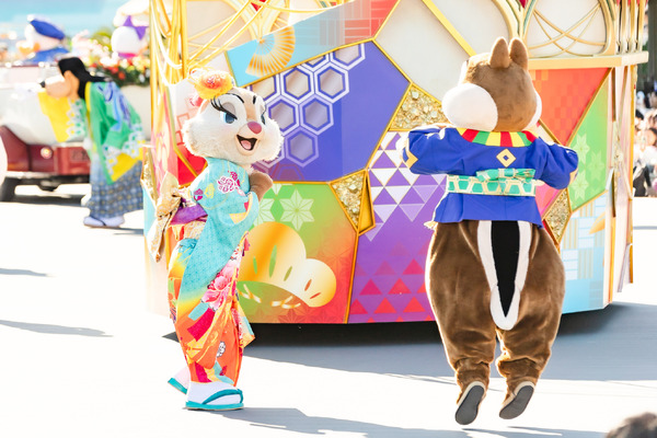 ミッキー＆ミニーが和服姿で新年のごあいさつ！お正月のスペシャルイベント盛大に開幕