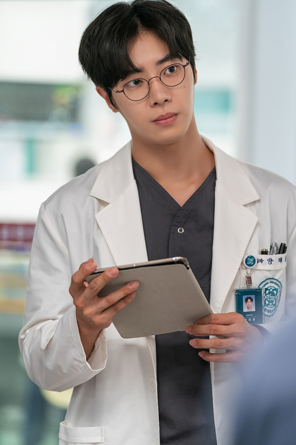 Netflixシリーズ「トラウマコード」1月24日（金）より独占配信