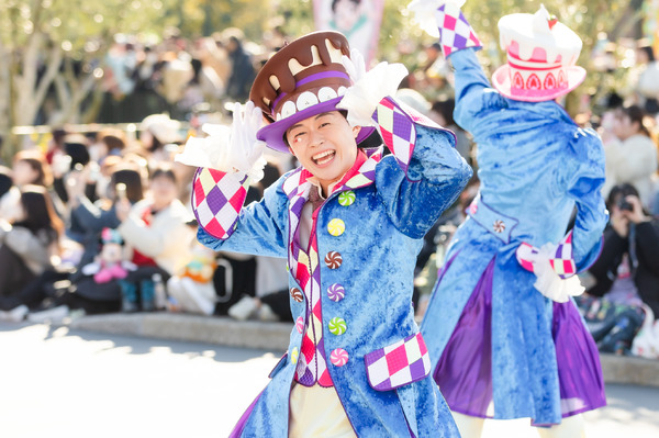 東京ディズニーランド、「イッツ・ア・スウィーツフルタイム！」がかわいすぎ！お菓子がコンセプトの期間限定パレード